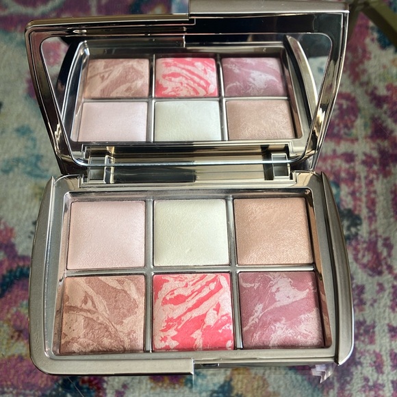 Hourglass Ambient Lighting Edit Palette - Picture 1 of 3